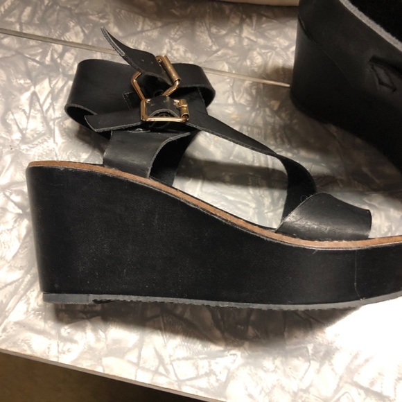 Shoes - Picture 2 of 4